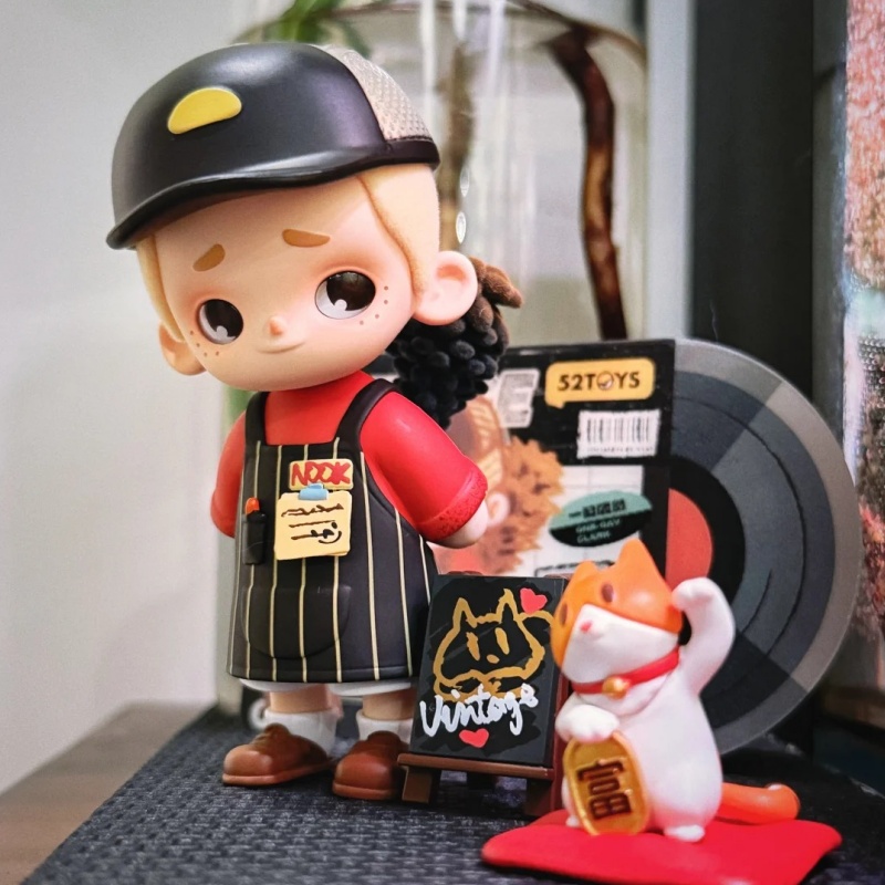 Коллекционная фигурка-сюрприз  – обзор и цена Vintage Collectible Toy Store